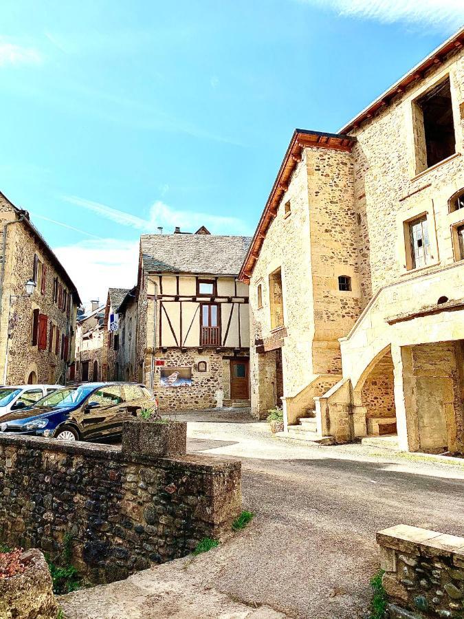 Jolie maison deux chambres et canapé-lit #au cœur du village# Sainte-Eulalie-d'Olt Extérieur photo