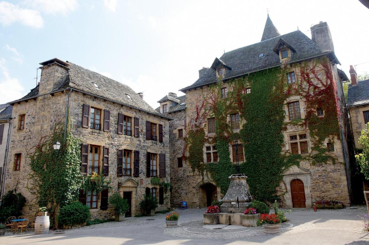 Jolie maison deux chambres et canapé-lit #au cœur du village# Sainte-Eulalie-d'Olt Extérieur photo