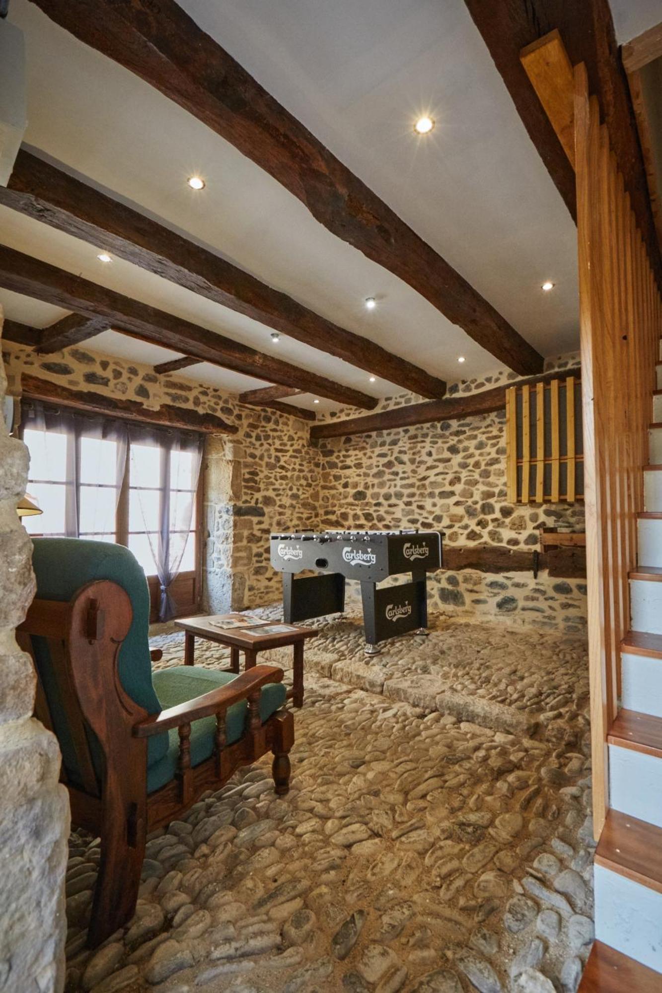Jolie maison deux chambres et canapé-lit #au cœur du village# Sainte-Eulalie-d'Olt Extérieur photo