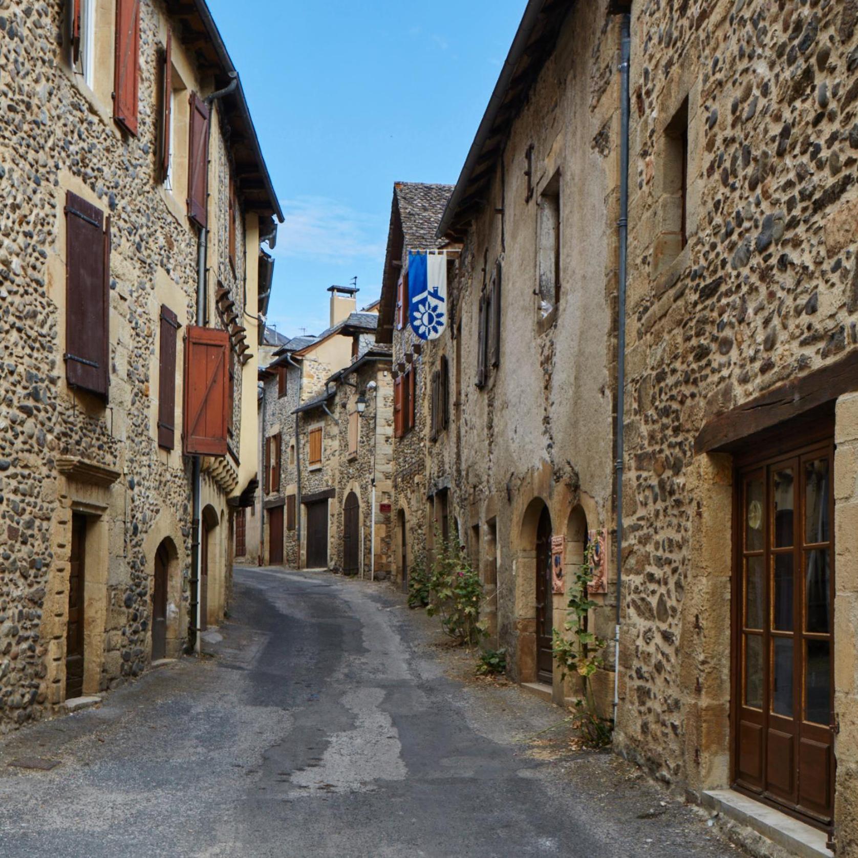 Jolie maison deux chambres et canapé-lit #au cœur du village# Sainte-Eulalie-d'Olt Extérieur photo