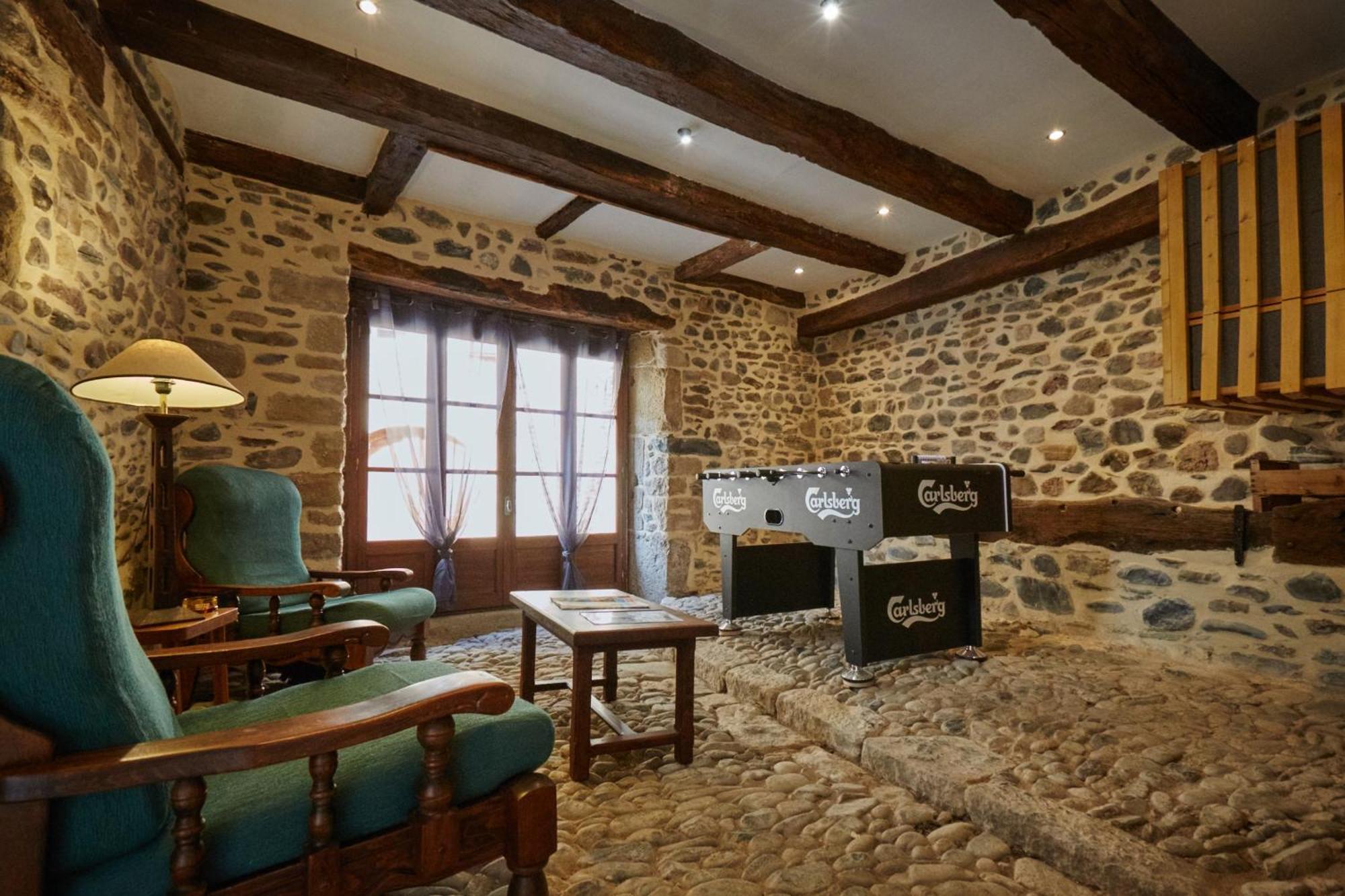 Jolie maison deux chambres et canapé-lit #au cœur du village# Sainte-Eulalie-d'Olt Extérieur photo
